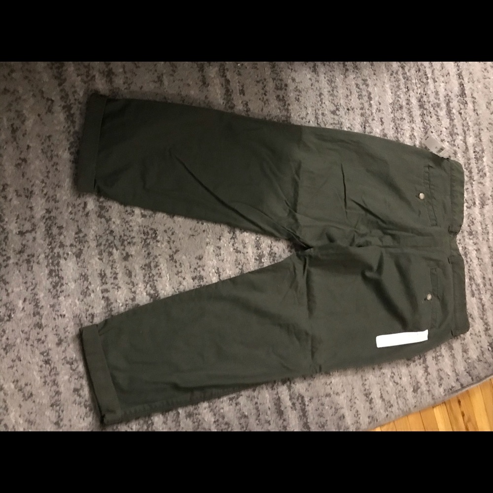 Capris - Picture 4 of 6